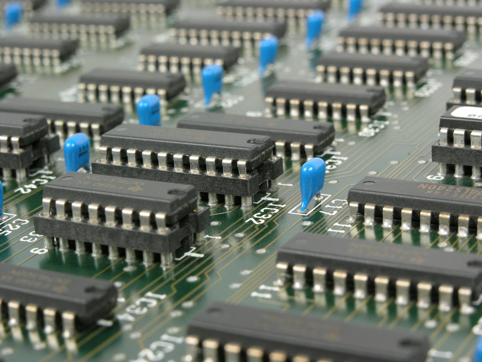 Diploma in Electronic Engineering | VUT | UniApplyForMe
