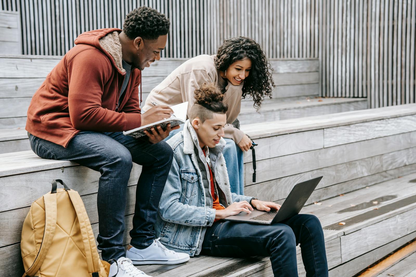 Bursaries closing in 2025 | UniApplyForMe